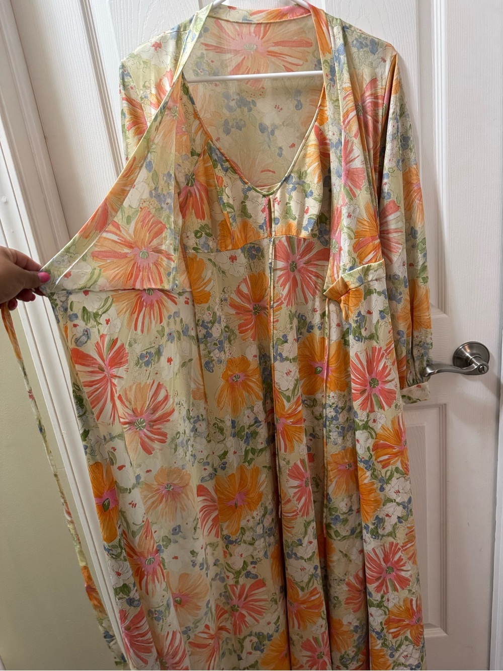 60s Olga Flower Burst Wrap Robe and Night Gown Set - Small 32 - Picture 4 of 14